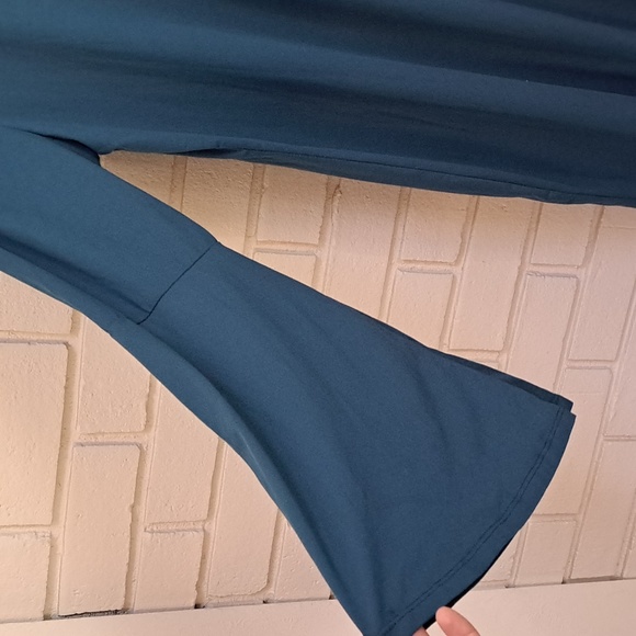 Hot Kiss Turquoise Blue Long Bell Sleeve Dress. Size 2X NWOT - Picture 5 of 9